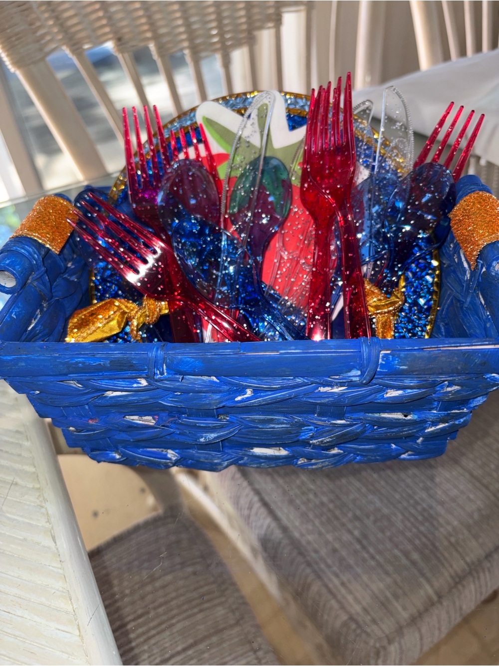 Reusable Red and Blue Serving Forks - Vibrant Plastic Party Utensils